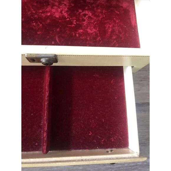 Bond Street Jewelry Box With Red Felt Liner. Vintage - Picture 7 of 16